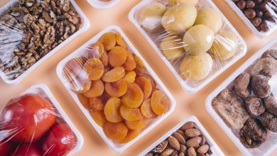 alimentos almacenados con pl&aacute;stico