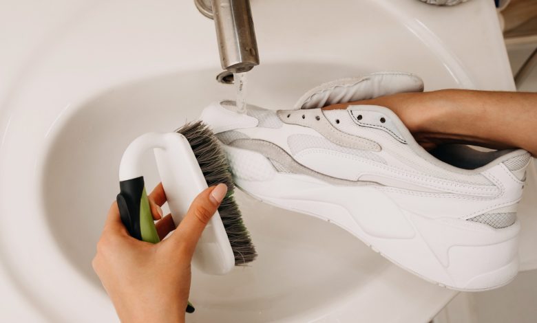Cómo limpiar tus suelas blancas y hacer que brillen como nuevas
