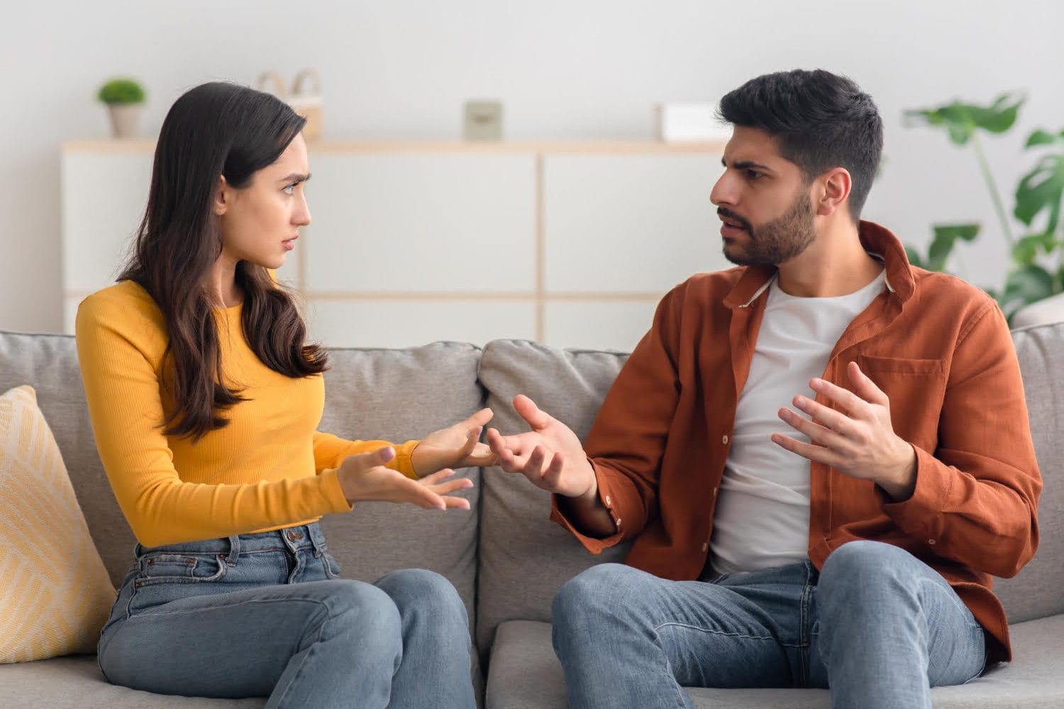relaciones - Parejas: 4 consejos para evitar discusiones por el dinero