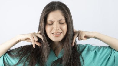cabello huele mal