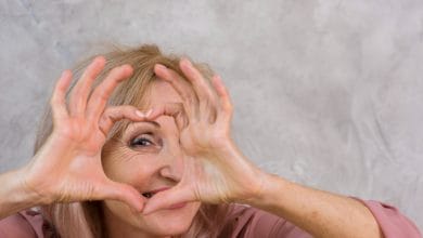 6 malos hábitos que debes evitar para mantenerte saludable y envejecer con gracia